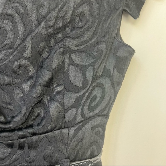 Black Halo Jackie O Belted Sheath Mini Dress Black Patterned - Picture 2 of 8